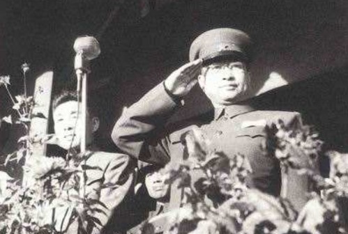 钱学森▲这位开国将军去世后，老蒋悲痛欲绝说道：五个胡宗南也抵不上他