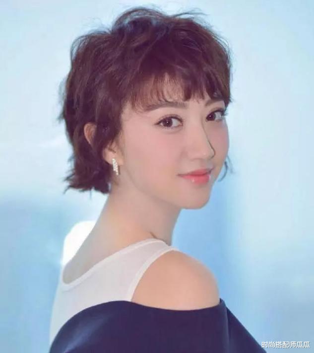 发型|无论奔几的女人,这3款显老发型尽量别弄,不仅像大妈还很伤发!