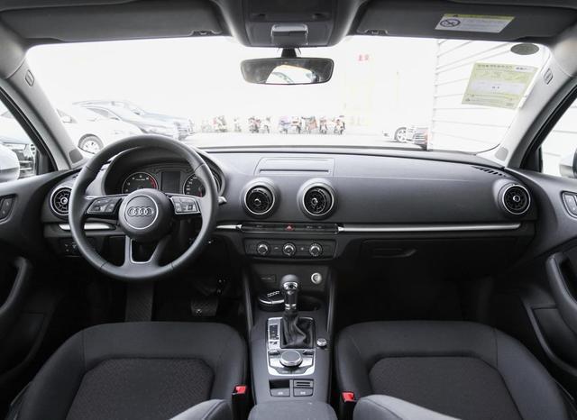 「本田雅阁」开过奥迪A3,再开18.99万的本田雅阁,车主:两者差距不小