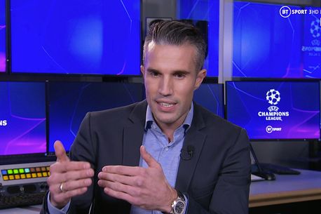 曼联|曼联妖王欧冠连场进球，仍遭斯科尔斯质疑！在后卫之间散步不跑位