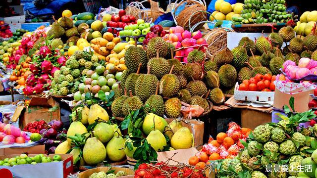 网红景点|中国游客到泰国旅游,贪心的抢购这种东西,网友:这也太丢人了吧