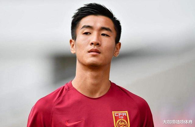 上海申花|名记:韦世豪上学时连老师都打,去鲁能被教练飞踹趴在地上老实了