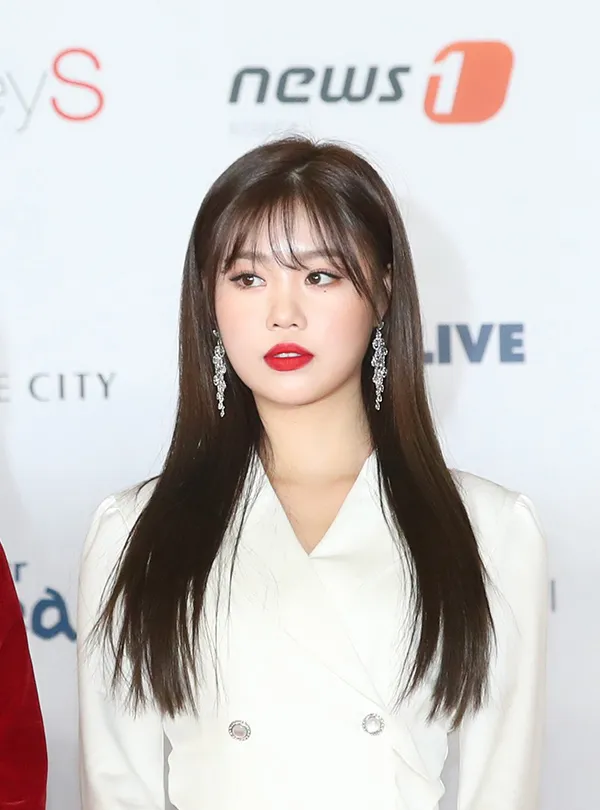 眼妆|Lisa前队友曾被YG拒绝出道？她用2年时间换了张脸，高级了“1000倍”！