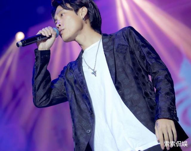 卢大雨|第一首歌赚了1亿，第五首歌却感动无数人，网友：天生的歌手