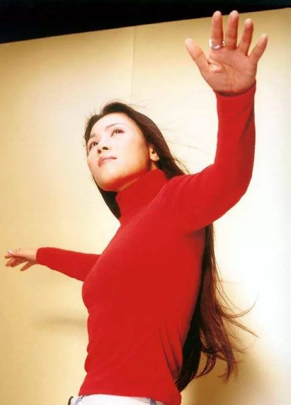 田震|她曾与王菲齐名，因得罪那英被封杀、身患重病险离世，近照曝光网友惊了