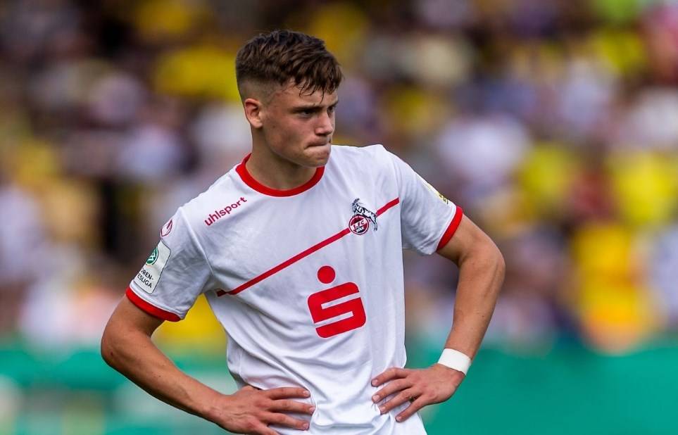 德甲▲他是德甲历史上首位03后球员，却又一次深深刺痛中国足球的心