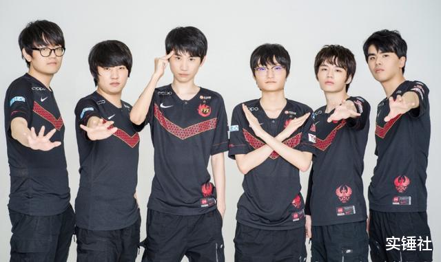 季后赛|FPX快被淘汰粉丝绝望！Doinb谈季后赛名额被分完，要和8队抢2位置