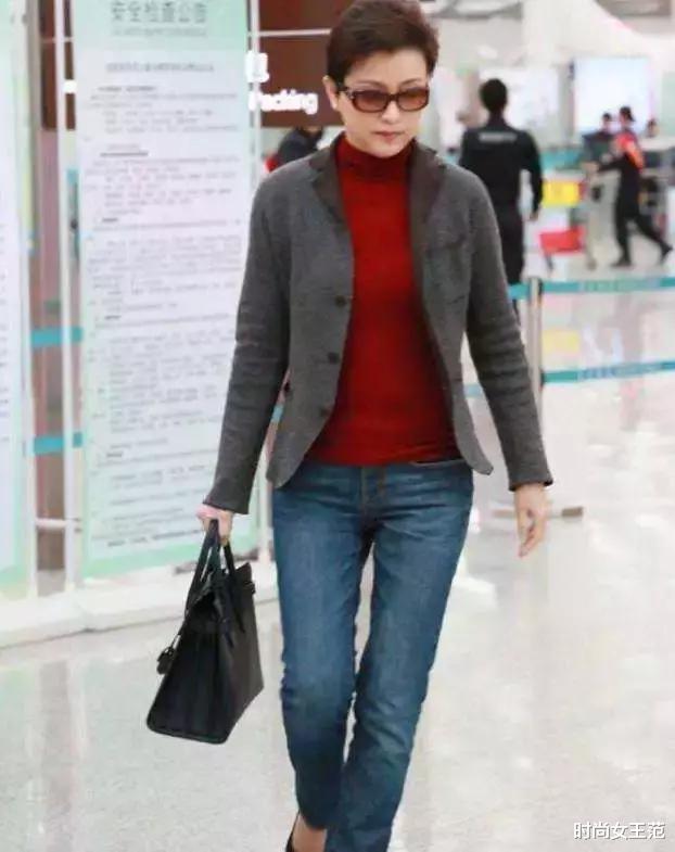 制服|杨澜现身菜市场，脱下了好看的制服，也不过是个普通妇女！