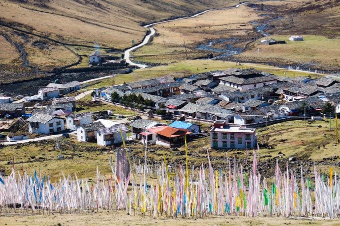 亚丁|被数十座海拔超5000米的雪山环绕的党岭 惊艳风光不逊色亚丁