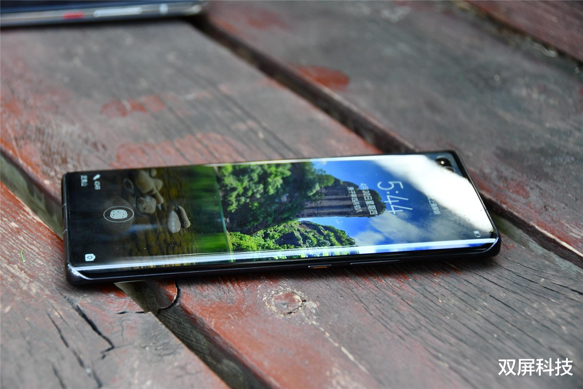 华为荣耀@荣耀30Pro跌至3385，麒麟990 5G+70度飞瀑屏，还买什么iPhone SE