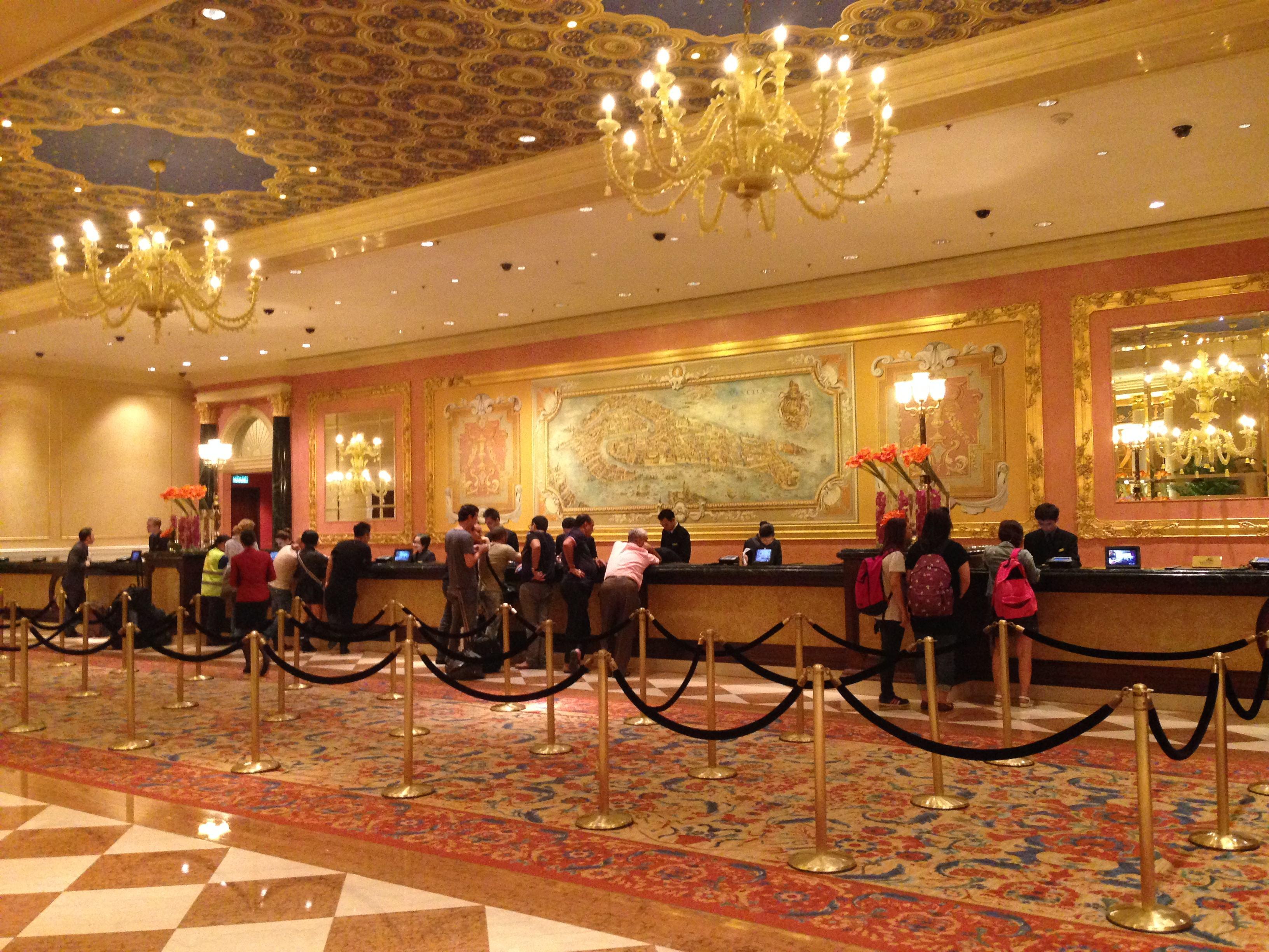 |很多酒店都没有查房了，不怕客人乱来？酒店前台小妹道出了实情