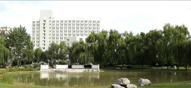 『招生』这所“很特别”的部属大学，女生是男生的好多倍，二本就能上