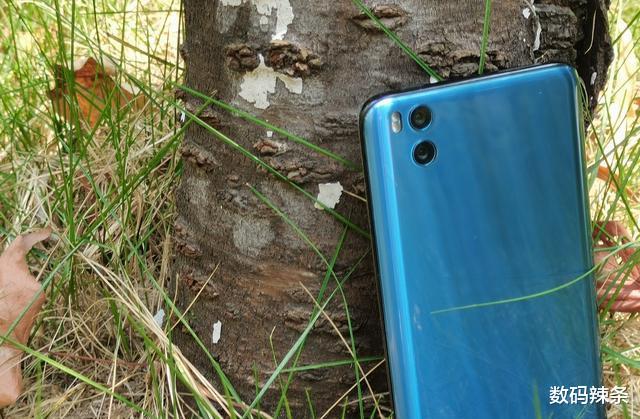 小米科技|大量小米6Pro工程机涌入闲鱼,价格最高5千块,采用曲面屏