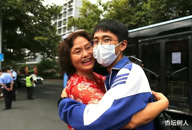 湖北|对2020年高考湖北省一本、二本录取预估分数线，你会感到意外吗？