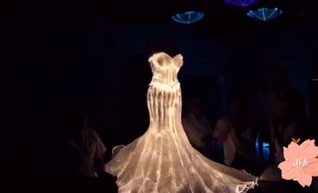 金鹰女神|2020金鹰女神礼服首度曝光！发光面料太时尚，意外暴露女神人选