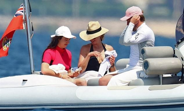 乔布斯|新冠是啥?乔布斯遗孀劳伦整个夏天都在80米私人游轮和男船员享乐