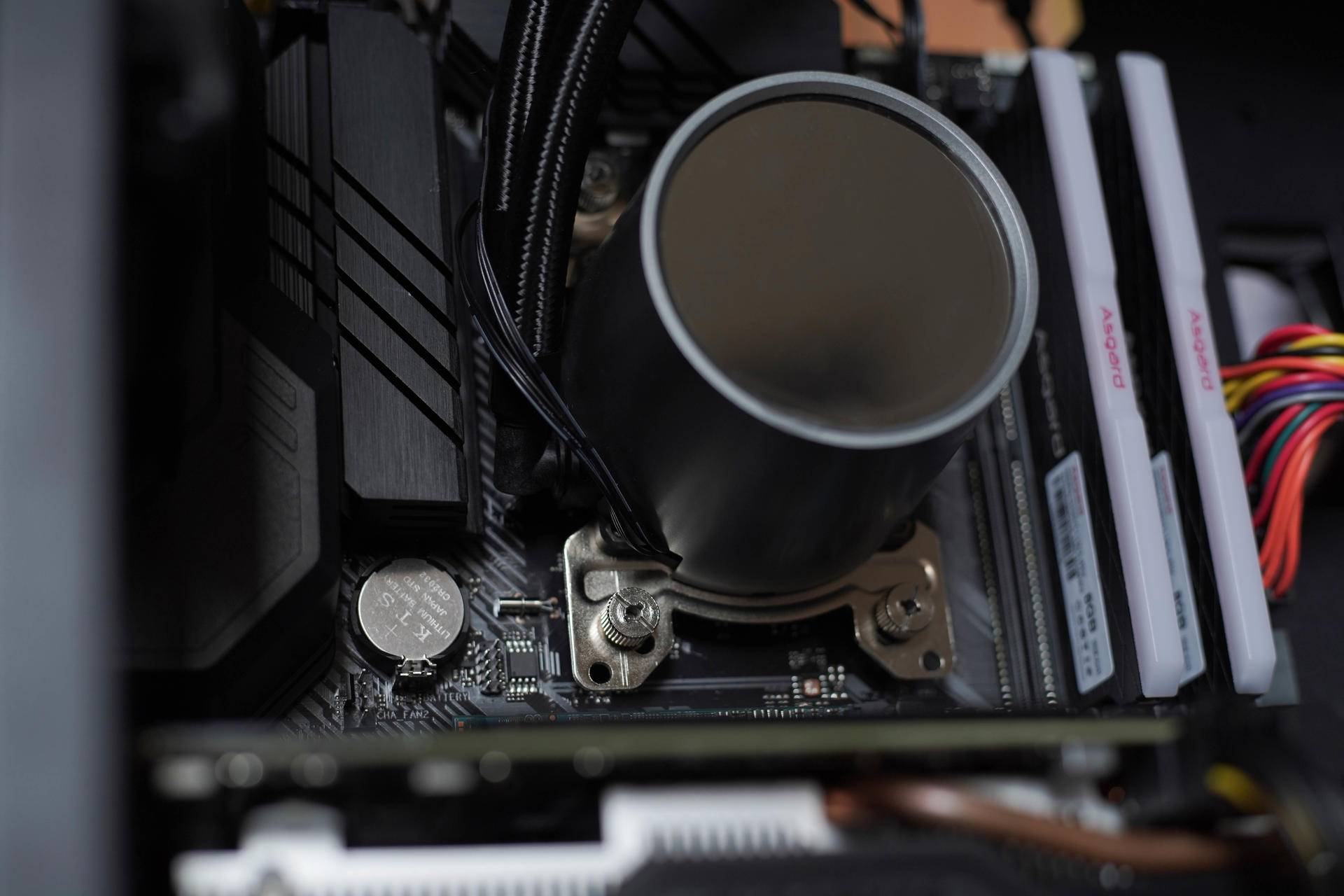 创业|风扇换水冷立竿见影！机箱颜值拉满不漏液，堡垒240开箱体验