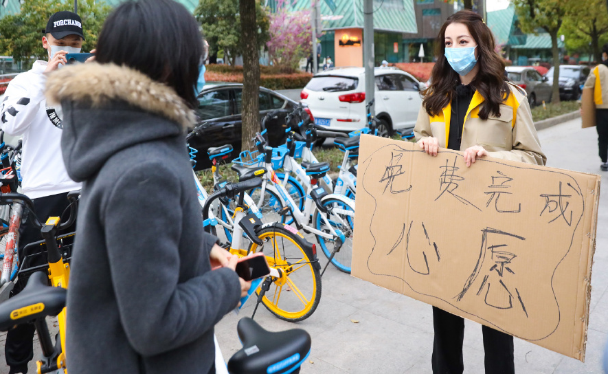 [迪丽热巴]《极限挑战》首播！热巴乱说话让粉丝无语，自己也被尬聊扎得无奈