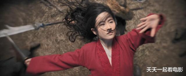 八佰|《八佰》28亿称霸全球，现最强劲敌来了，影片曾因片名差点被下架