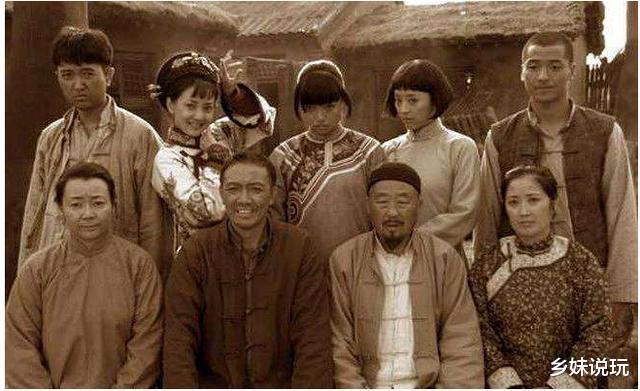 李幼斌|李幼斌：与24年原配离婚，娶3婚史兰芽，看看岳父是谁就明白了