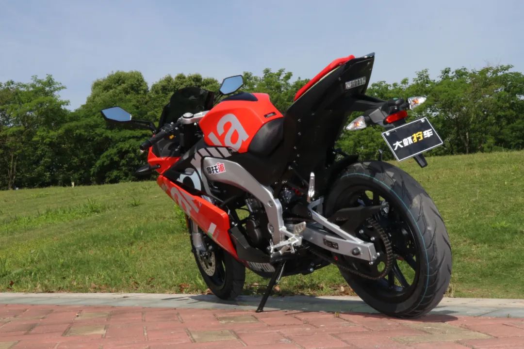 [动力]大虾拧车：首测2020款阿普利亚GPR150 ABS，还是那个味儿