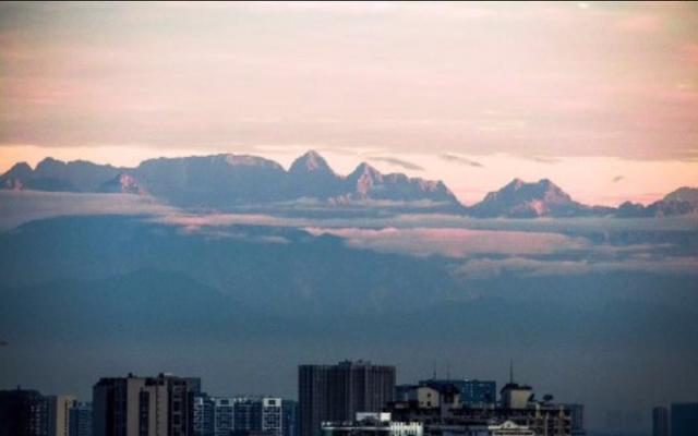 成都|太美啦！成都又见雪山，恍若仙境