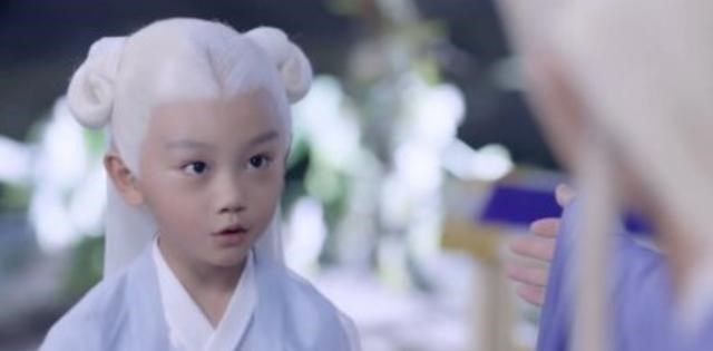 【凤九】枕上书正版番外!东华初见白滚滚就撒了三个谎,凤九躺着也被宠