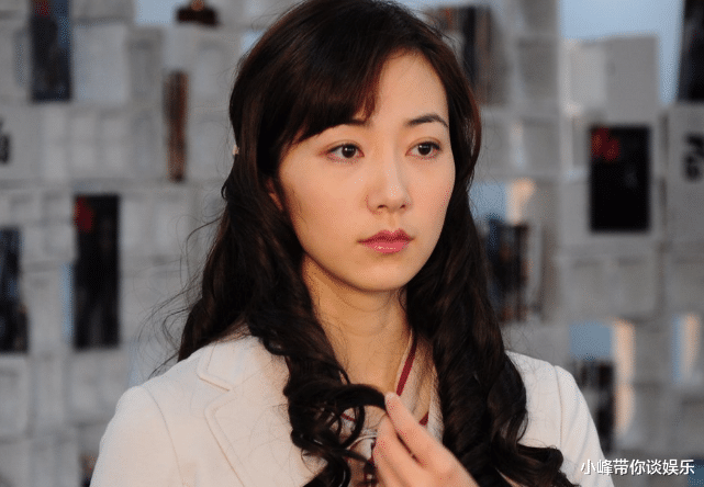 『赵雅芝』韩雪第一次上农村厕所，脱口而出7个字，素质是装不出来的