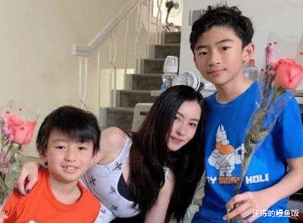 谢霆锋|谢霆锋留宿张柏芝家被发现,两人终要复婚,王菲危险了?