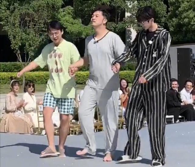 【郭麒麟】郭麒麟到底有多火？接连参加五档综艺节目，跟何炅“杠上”了