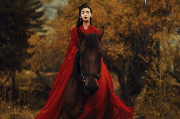 杀青|这部古装剧整整耗资三个亿，杀青近四年都不播，配角都火成一线！