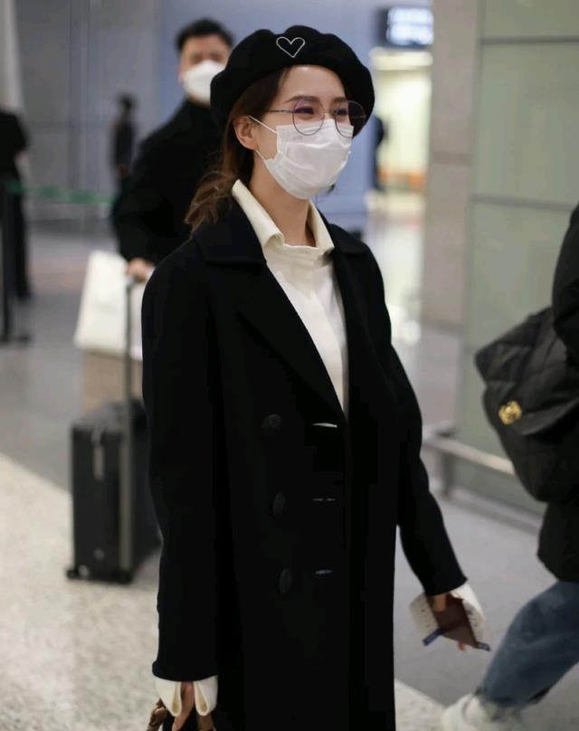 刘诗诗|刘诗诗不仅演技好,流金岁月里每一套衣服都是穿搭教材,真心好看