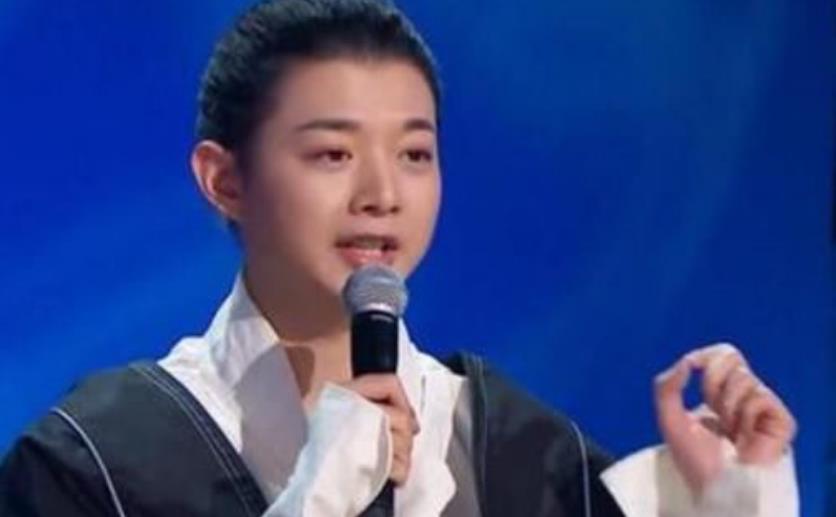 霍尊：有一种整容叫霍尊留短发，和长发的样子判若两人，网友：太帅了吧