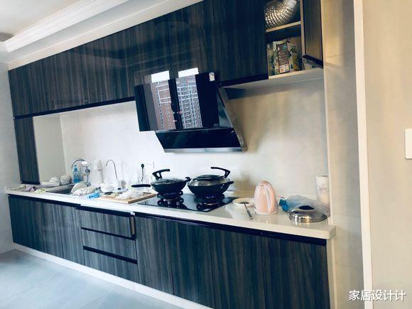 榻榻米|现代风的新房完工,装修大气时尚又温馨,电视背景墙漂亮一致好评