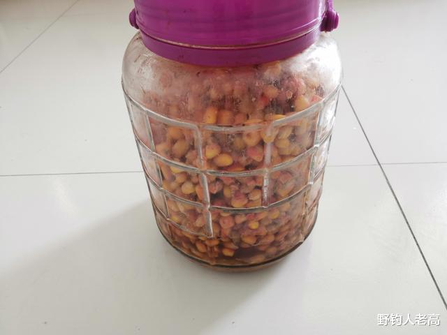 鲫鱼|新手钓鱼：两款简单、有效的窝料制作方法，值得一试！