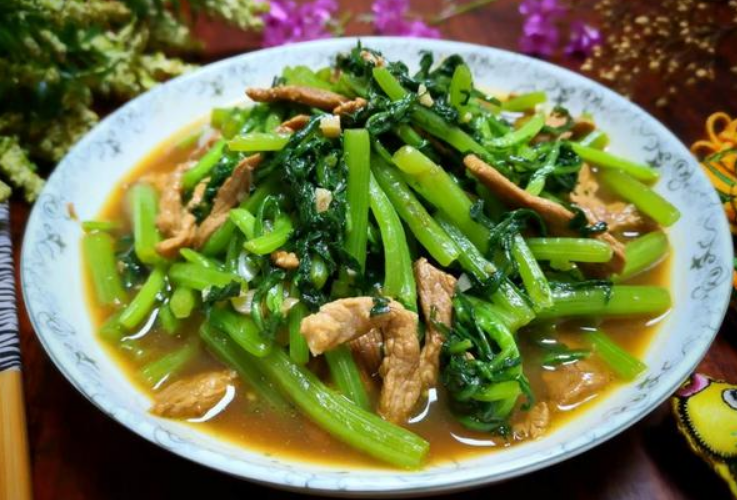 「安神」失眠最怕“它”，每天炒一盘，百吃不腻，养心安神，一觉睡到天亮