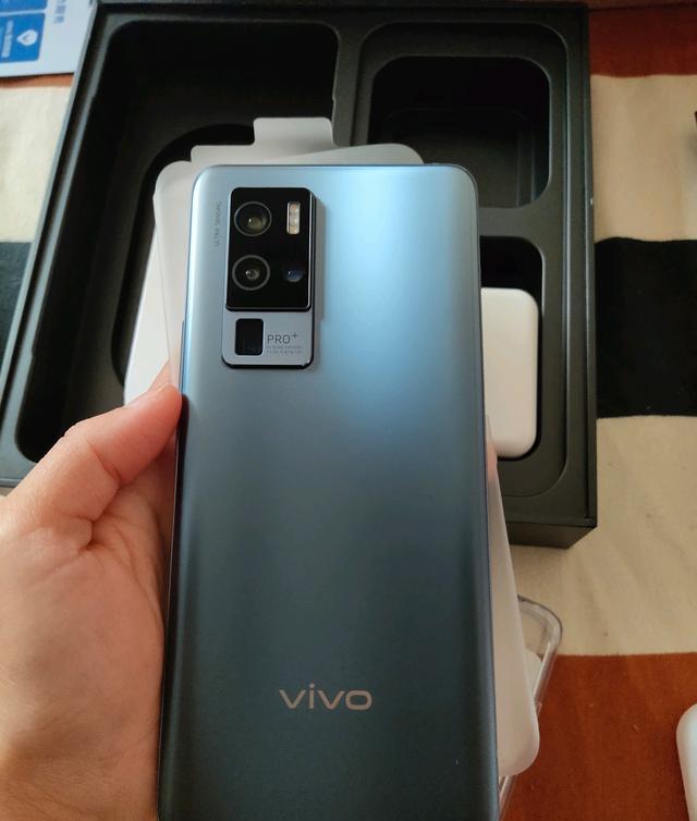 iqoo|同样近5000元的价位，选iQOO5Pro，还是vivo x50Pro+呢？