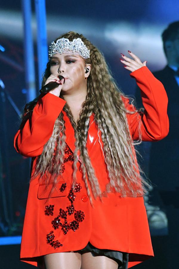 47岁张惠妹体重突破200斤,却依然奶茶不离手,不自律太可怕 - 携景网