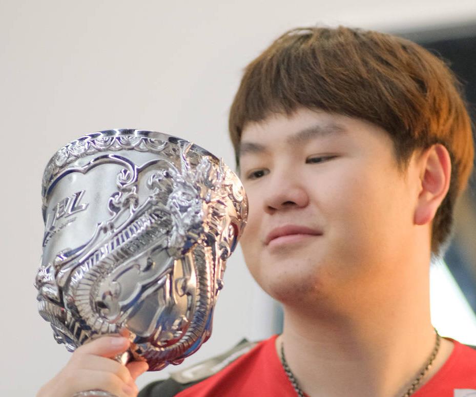 lpl▲LPL选手身价曝光！Uzi排第一，比TS、Doinb、阿水3人之和还多