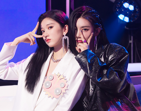 刘令姿|刘令姿个人单曲上线，半个娱乐圈送祝福，看清都有谁：顶流的排面啊