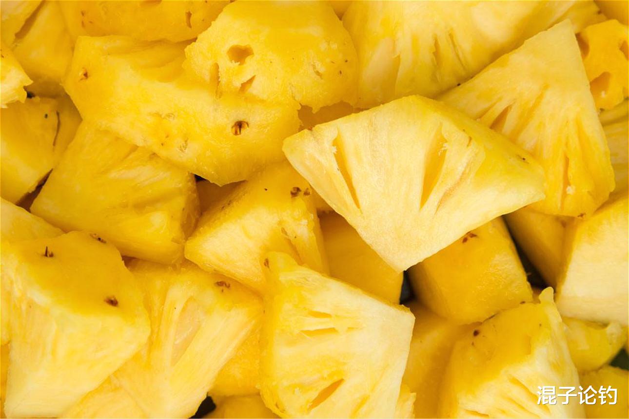 瓜皮▲夏天钓草鱼别费劲想饵料了，用这三种水果钓，既简单又高效