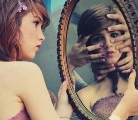 『』杀人魔镜之谜:250多年里,“魔镜”共计杀死了38个人