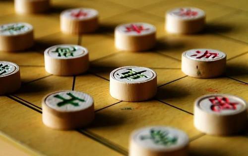 『象棋』为什么下象棋“将帅不能碰面”？这其实源自于一个典故