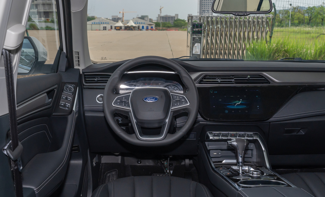 福特▲福特终出良心SUV,顶配不足17万,后悔买早了途岳、CRV