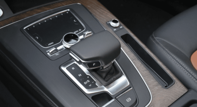 #奥迪Q5#一降到底奥迪火了！仅30天斩获10882单，高配252马+适时四驱