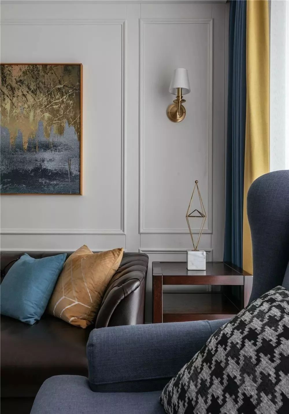 101㎡现代美式风，加入黄铜元素，让空间多一份轻奢感！