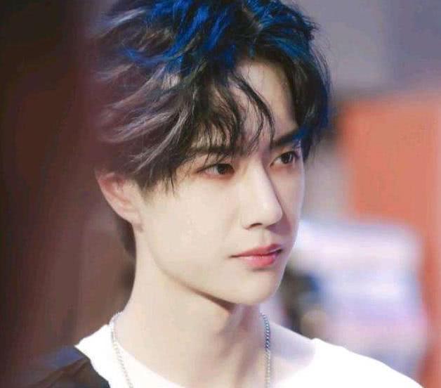 王一博▲网友质疑王一博和程潇有地下恋情，两人超多同款被扒出