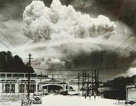 [老照片]21张重口味老照片，画面上的历史最动人！