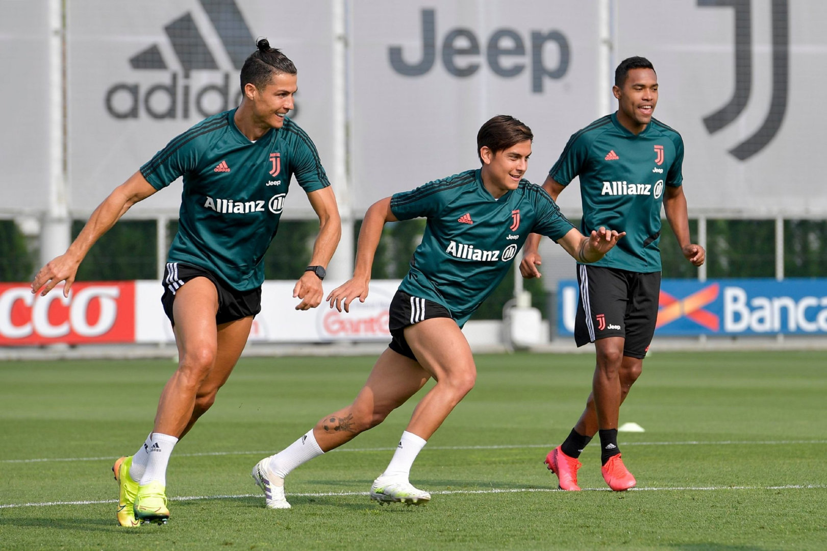 尤文图斯|因500万闹翻！尤文官方做出决定，C罗痛失好搭档