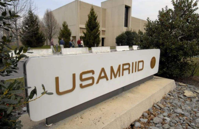 【科学家】真相已浮出水面，美生物实验室科学家惨死，73个试毒员无一生还